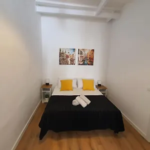 Apartament Gaudi, Barcelona